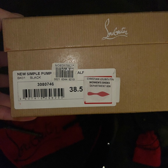 Never Worn! Louboutin Simple Pumps - Picture 11 of 12